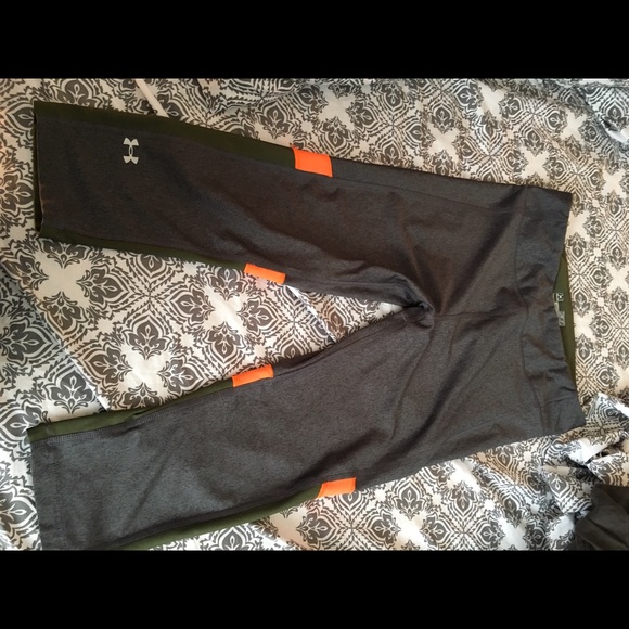 Under Armour Capri crop workout pants