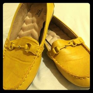 Yellow cushion walks