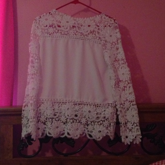 Long sleeve lace