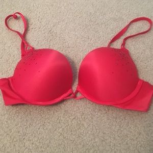 Victoria's Secret Miraculous Plunge Bra