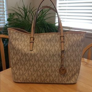 NWT MK Jet Set tote
