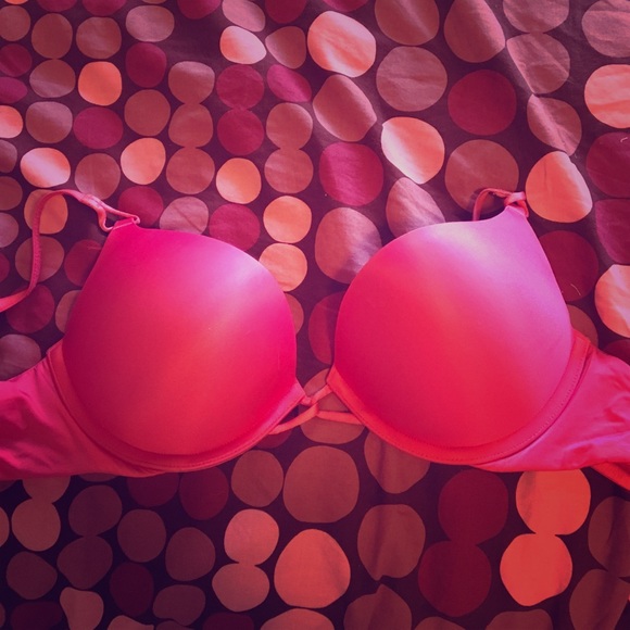 Victoria's Secret Miraculous Plunge Bombshell Bra