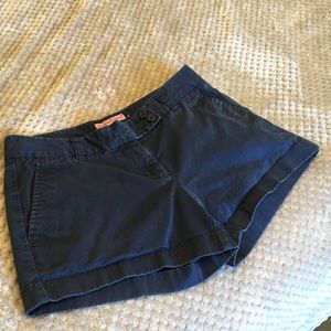 Size 2 Vineyard Vines shorts