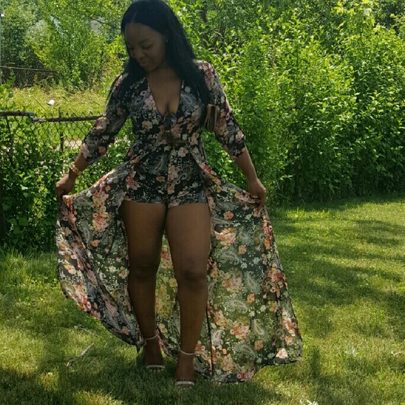 **SOLD OUT**Maxi romper ONE LEFT!