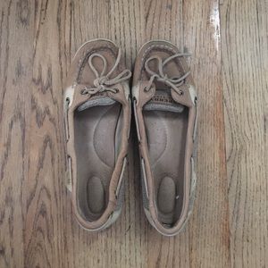 Tan sperrys