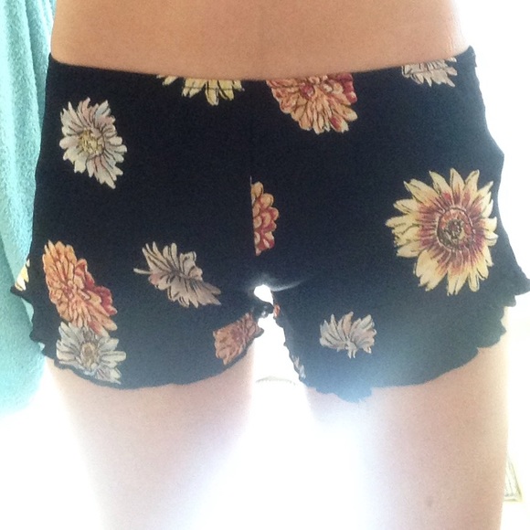 Sunflower Ruffles shorts
