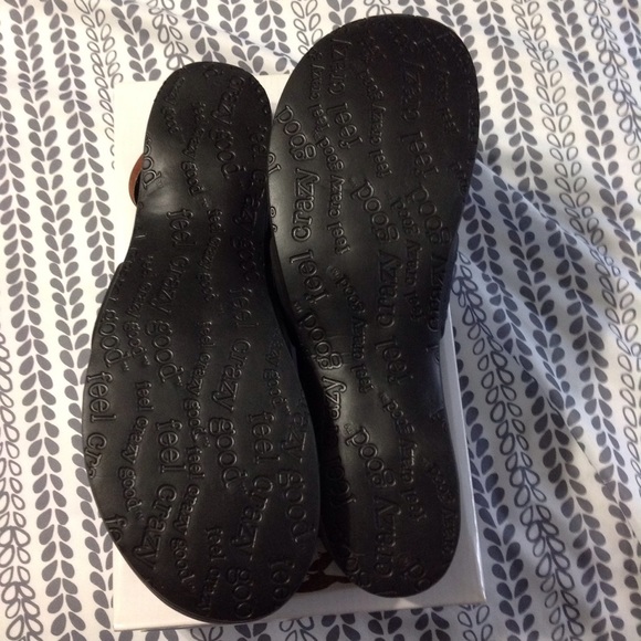 Sandals - Picture 2 of 3