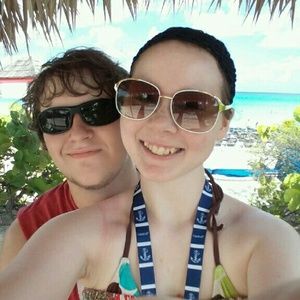 Meet your Posher, Raven