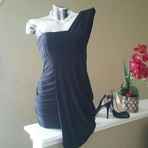 Black One-Sleeve Bodycon Dress