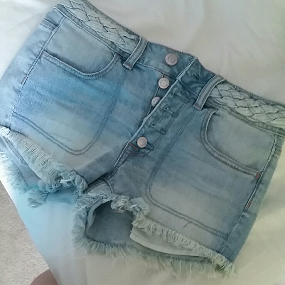 American Eagle Outfitters Pants - American Eagle high rise shortie