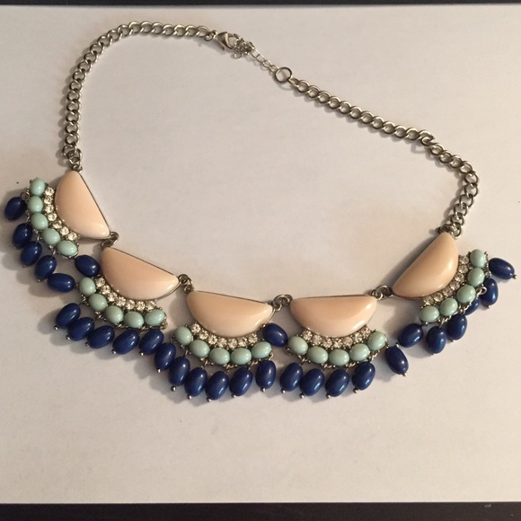 Gorgeous statement necklace