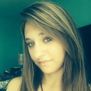 Meet your Posher, Kayla