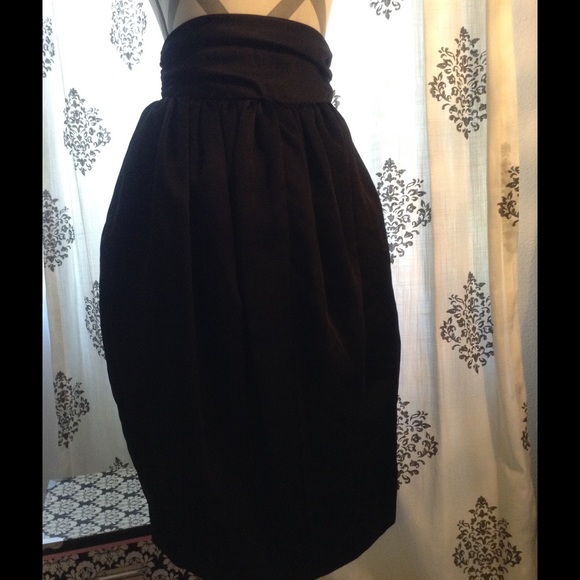 High waisted vintage skirt