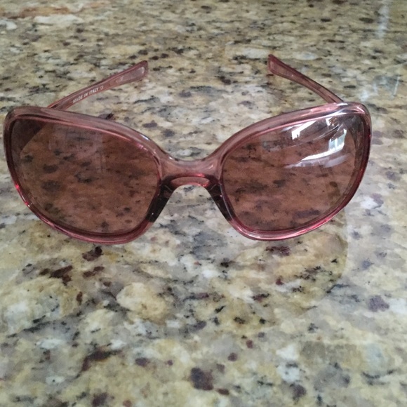 Oakley ladies sun glasses