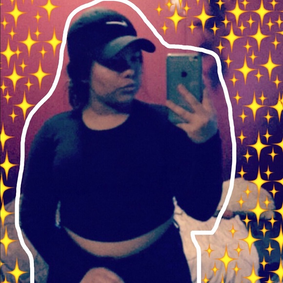 Meet your Posher, Cassandra - Picture 1 of 1