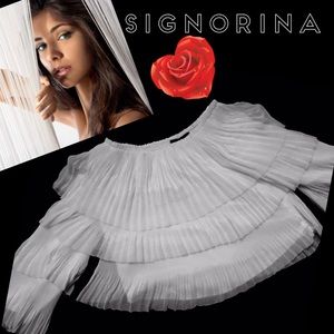 🎉🎉HP 10-16-16🎉🎉SIGNORINA Layered Crop Top Sm