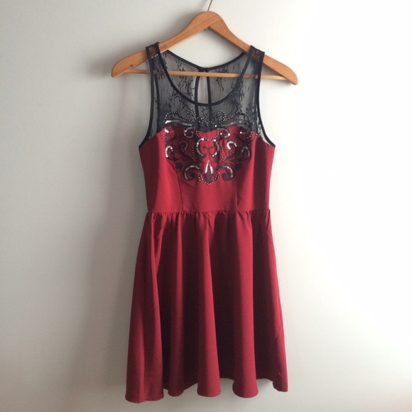 gorgeous red dress with lace and sequin detailing - Picture 1 of 3