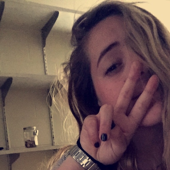 Meet your Posher, Alexis