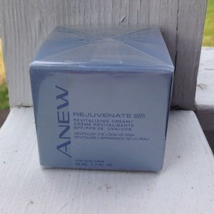 Avon ANEW Rejuvenate Revitalizing Day Cream