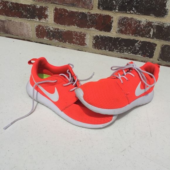 •CUSTOM Nike Roshe• buy on ♏️ for 115 - Picture 2 of 4