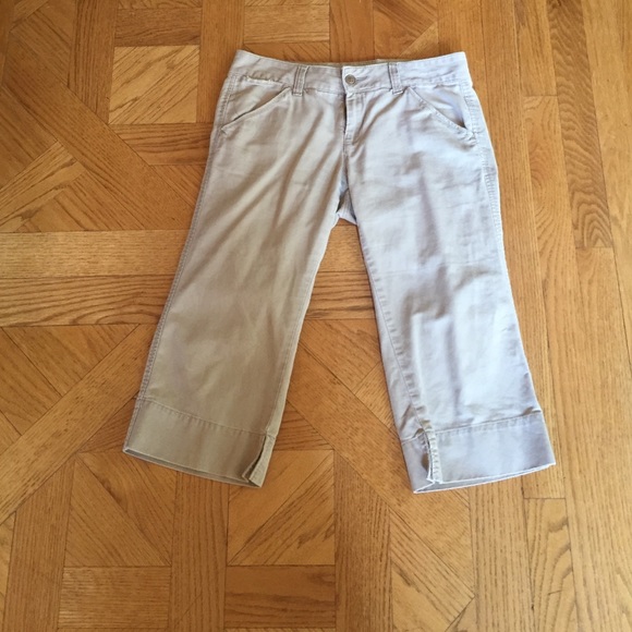 Lucky Brand khaki crops size 28
