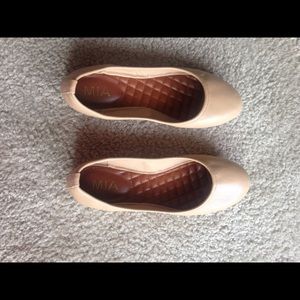 Mia flat shoes