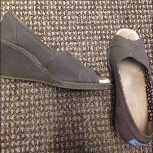 Gray TOM wedges