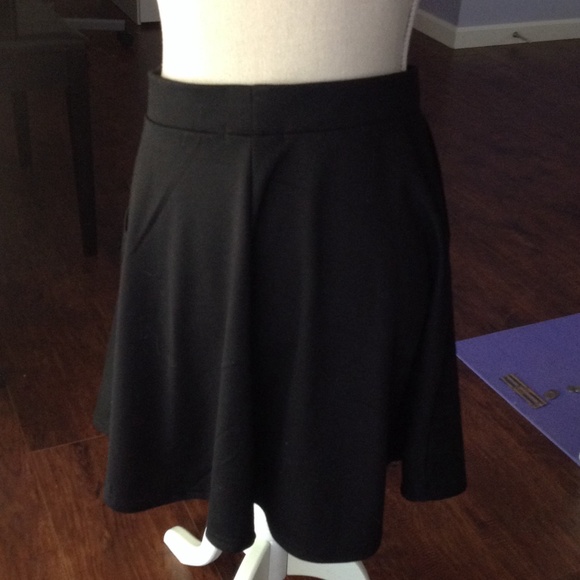 Black skater skirt