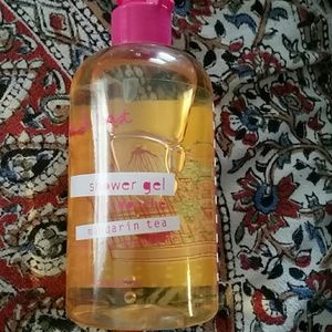 Love & toast mandarin tea shower gel