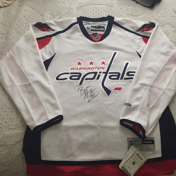 Autographed Braden Holtby ( Washington Capitals)