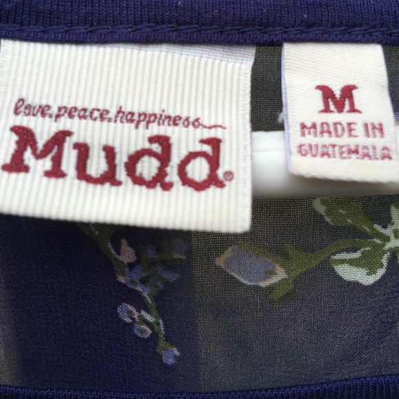 Hi lo adorable top. - Picture 4 of 4