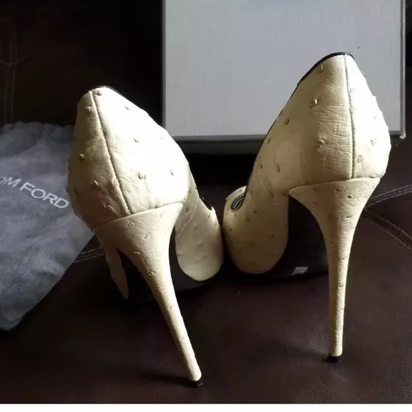 Authentic Tom Ford Ostrich skin ivory pumps