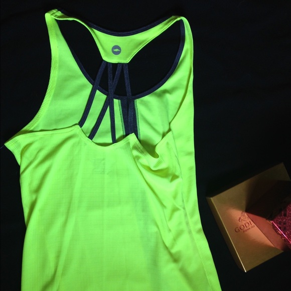 Cute strappy tank top!