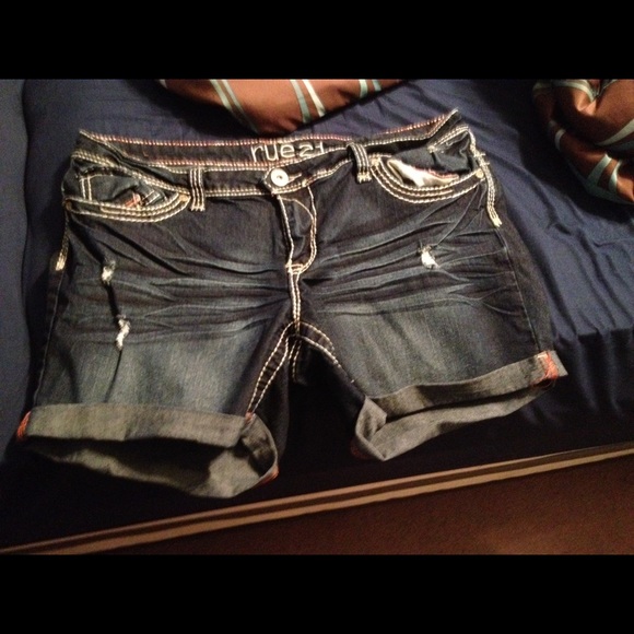 Women's size 13/14 Rue 21 shorts. only worn once.
