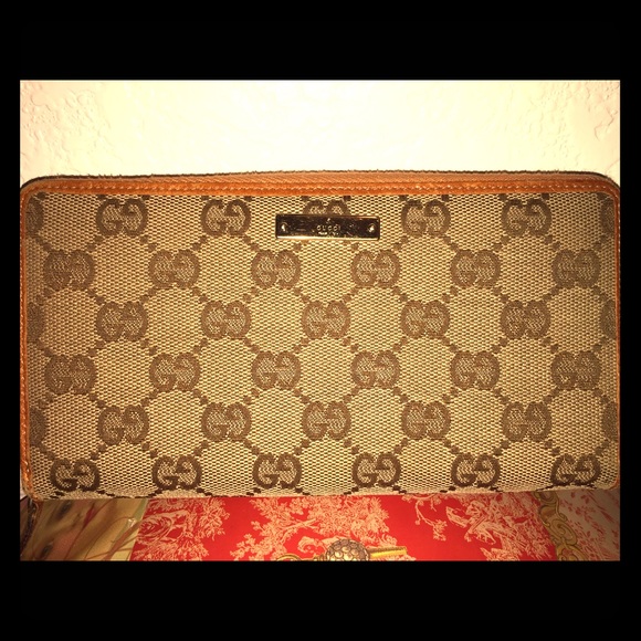 💯% Authentic Gucci Wallet. Offers welcome!