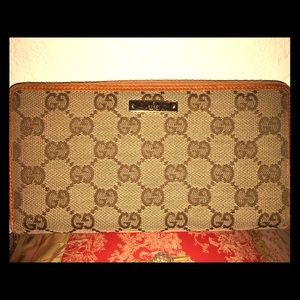 💯% Authentic Gucci Wallet. Offers welcome!