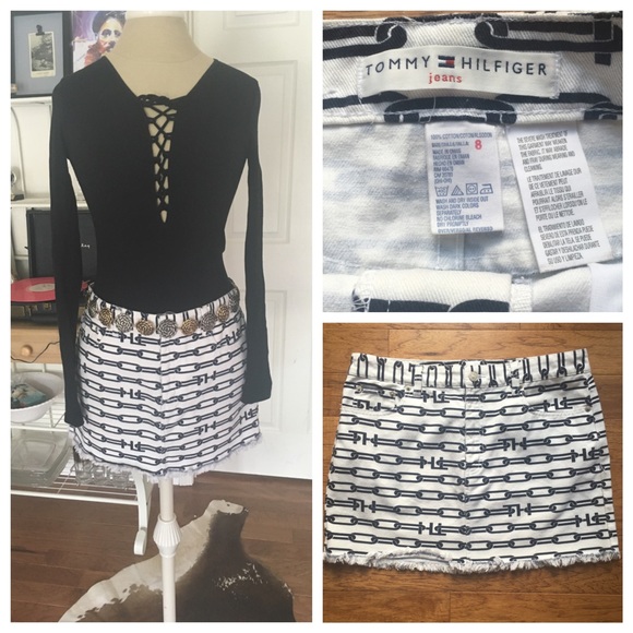 Tommy Hilfiger White Fray Skirt with Chain Pattern