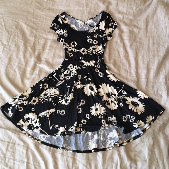 Von Maur Dresses & Skirts - Floral Skater Dress