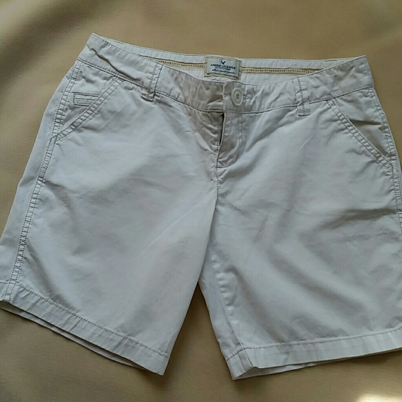AE White Bermuda shorts