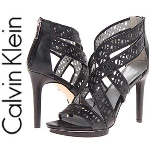 "Varin Platform Sandal"