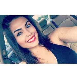 Meet your Posher, Lara