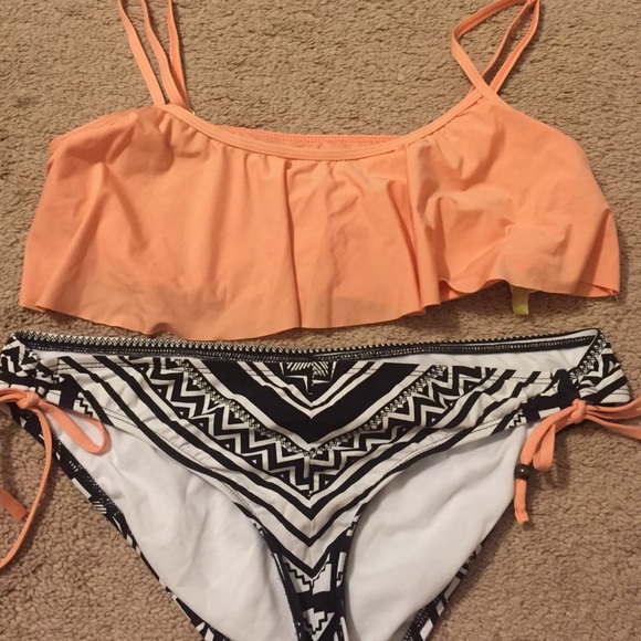 Mix matched 2 piece bikini w adjustable straps