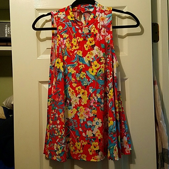 NWT coral floral sleeveless blouse
