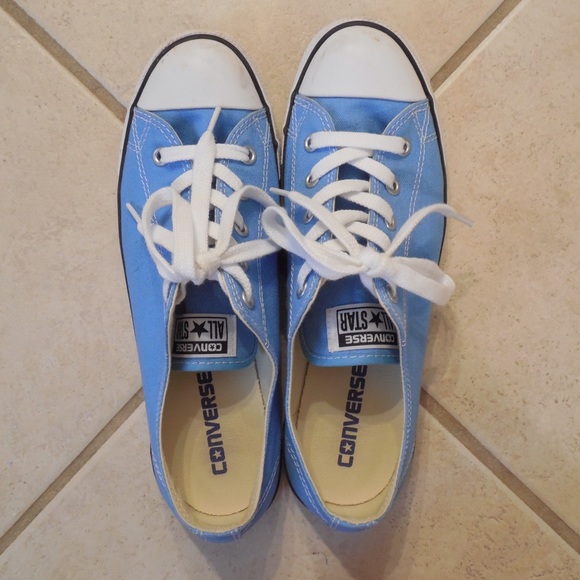 Blue Converse in great condition