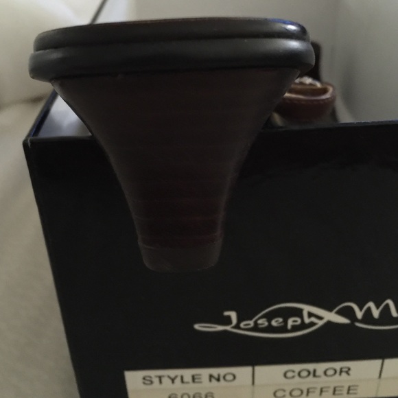 NEW Beautiful Joseph Maya sandals - Picture 3 of 4