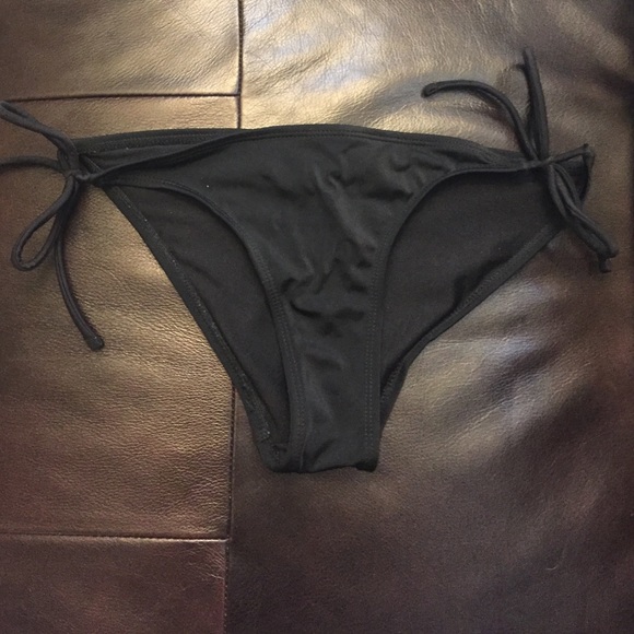 OP black string bikini bottoms!