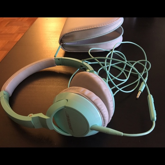 Bose SoundTrue on-ear headphones