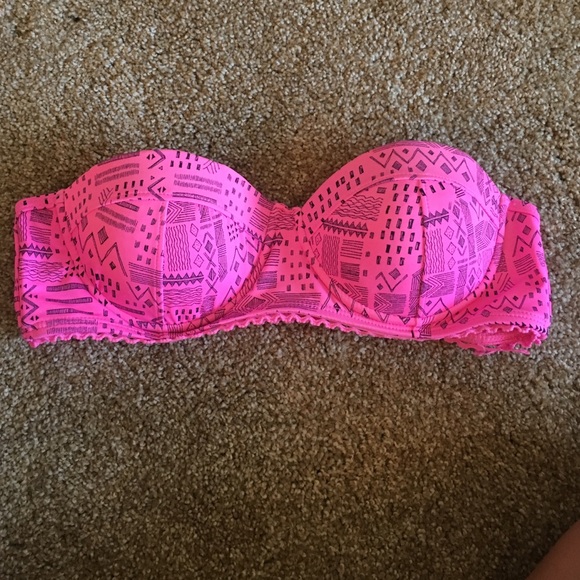 Hot Pink Mayan Designed. Strapless Swim Top