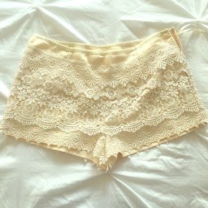Tiered lace shorts!
