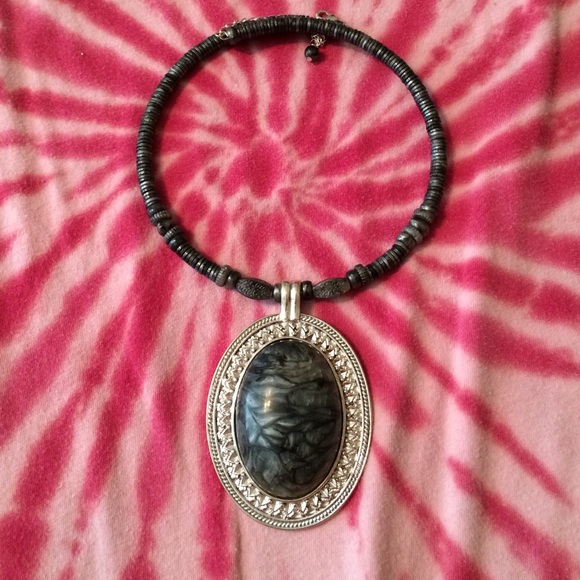 Large Dark Gray/Blue Pendant Choker Necklace